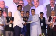 सोनाळा येथील युवा शेतकरी अजिंक्य तिडके यांचा केंद्रीय मंत्री नितीन गडकरी यांच्या हस्ते सत्कार